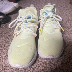 Nike men’s 6.5 women’s 8.5